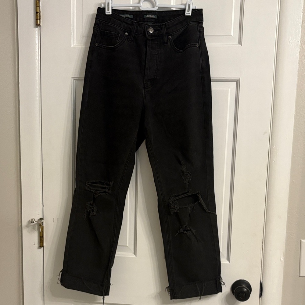 Black Distressed Women’s Jeans